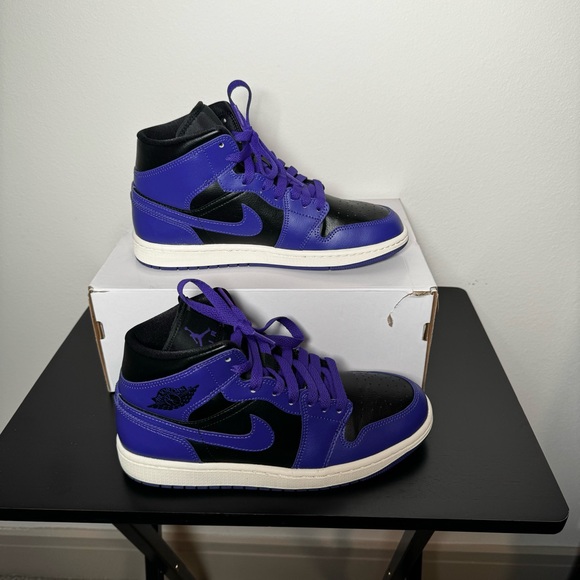 Women’s Air Jordan 1 Mid Black/Concord - Picture 4 of 11